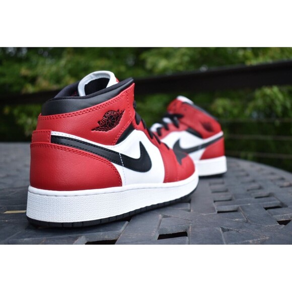 air jordan 1 mid chicago black toe youth
